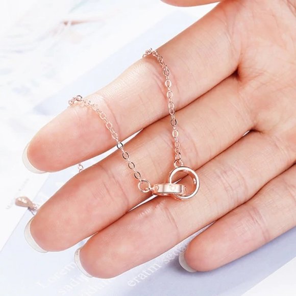 NEW Rose Gold Interlocking Circle Bracelet - Picture 7 of 8